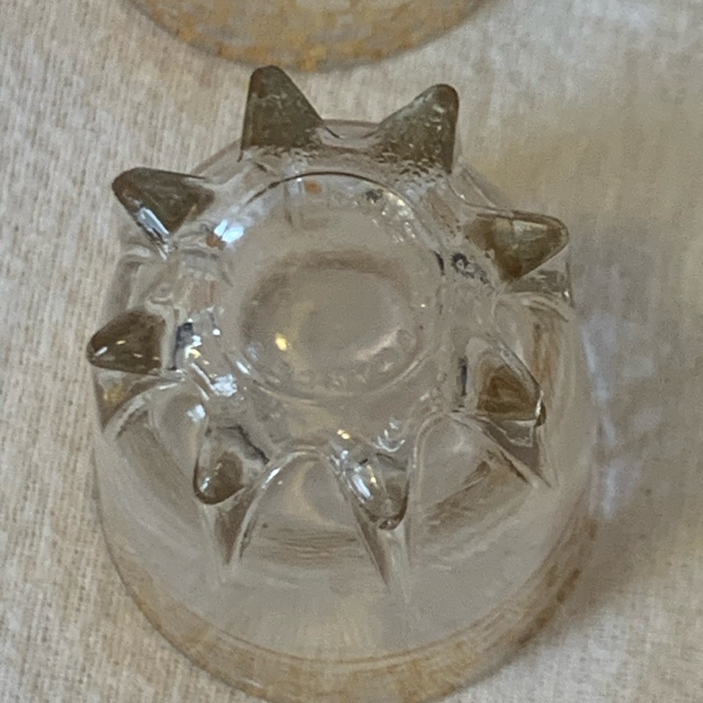 Vintage French Shot glasses Gold Detailing “Star” Base 1950’s Set of 5 - Picture 4 of 10